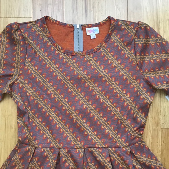 ❌sold❌LuLaRoe Amelia Dress - Picture 3 of 7